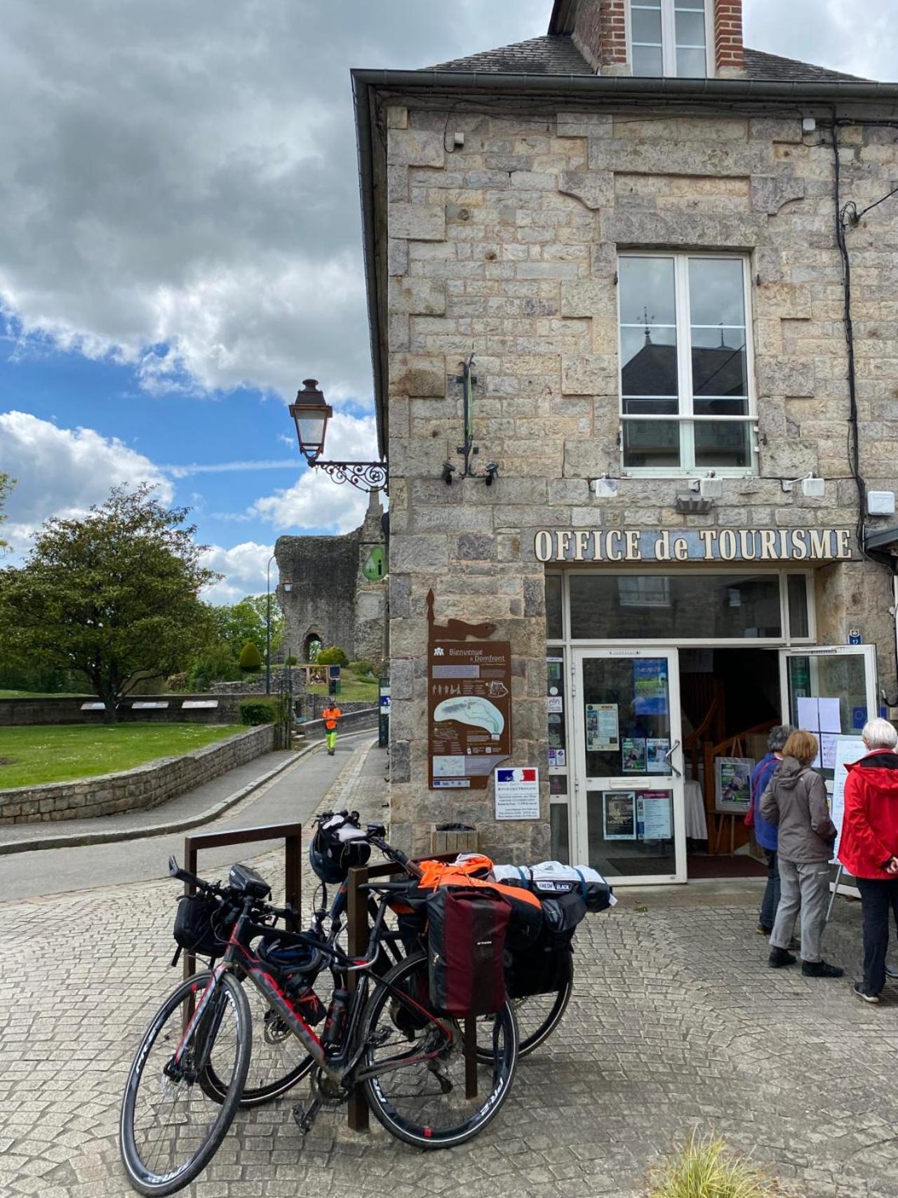 La Maison Sur Les Remparts Domfront  Exteriér fotografie